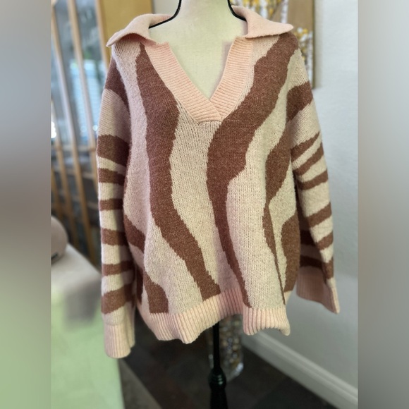 Nine West - retro feeling animal print blush color sweater - Picture 3 of 10